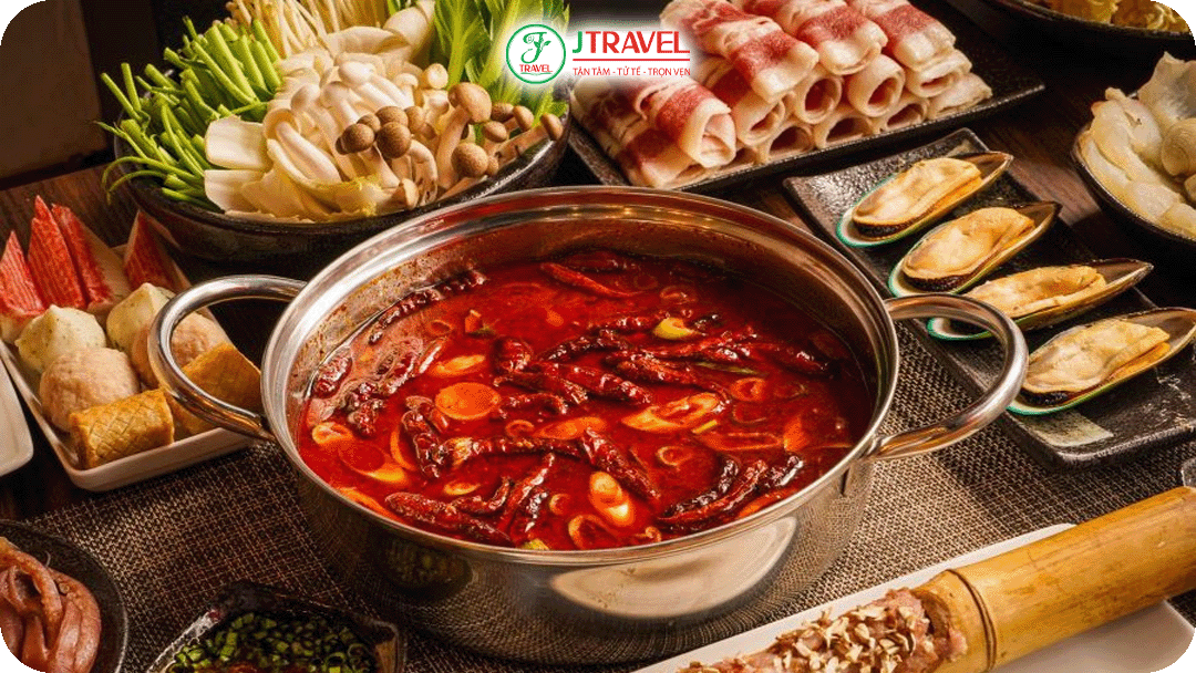 Lẩu Tứ Xuyên - món ăn cay nồng đậm vị, thịt tươi từ heo, bò, cá