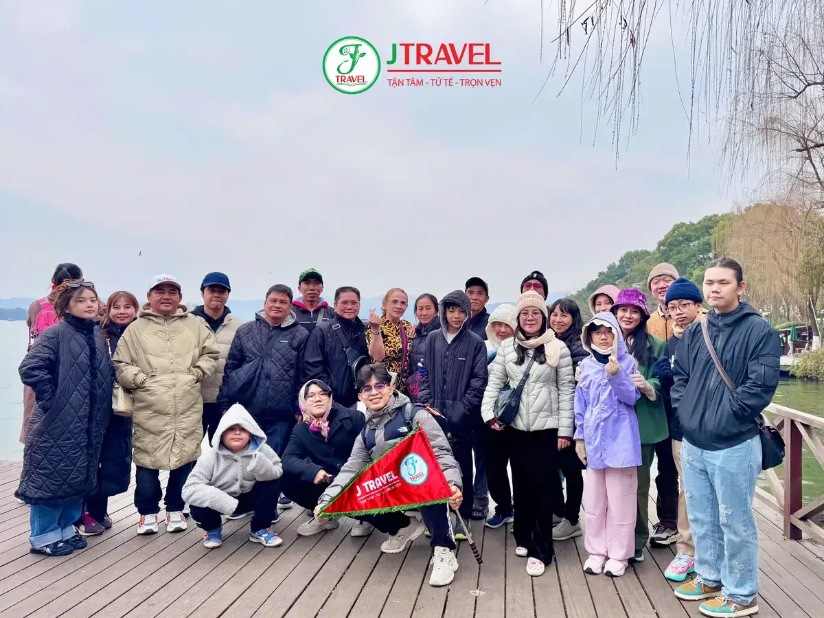Checkin Tây Hồ cùng Đoàn du lịch JTRAVEL
