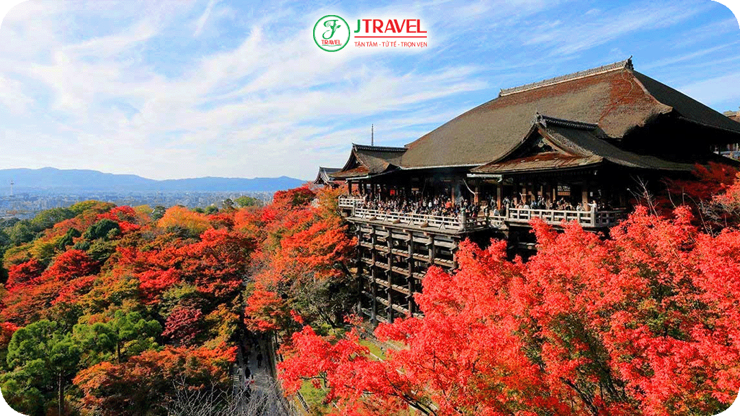 Kiyomizu-dera là một trong những ngôi chùa nổi tiếng nhất Kyoto