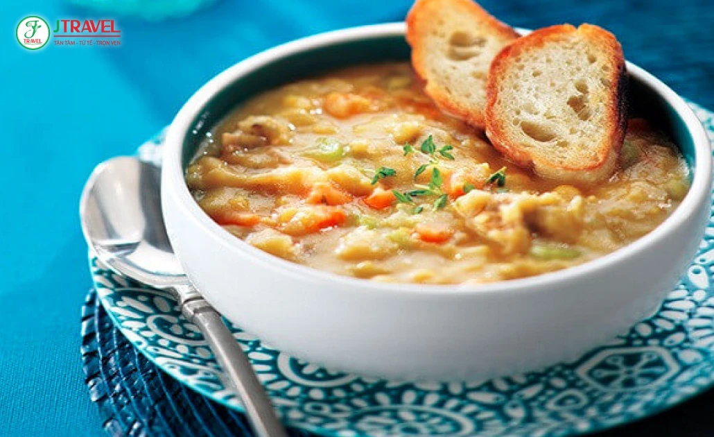 Súp đậu khô Canada truyền thống thơm ngon