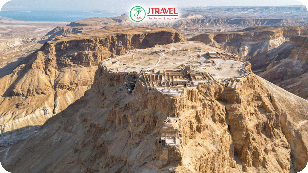 Pháo đài Masada với tầm nhìn hướng thẳng ra Biển Chết
