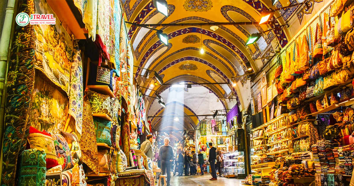 Đồ lưu niệm thủ công tại Grand Bazaar