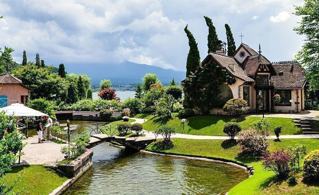 Khu rừng hộp nhạc Mori với chiếc hộp nhạc lớn nhất thế giới