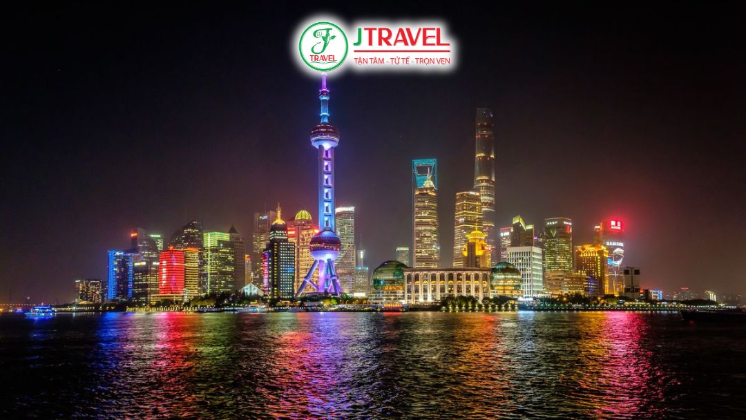 View ngắm trọn Tháp Đông Phương Minh Châu