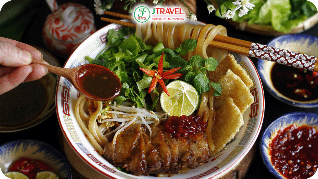 Cao lầu Hội An – Món ăn đặc sản gắn liền với xứ Quảng