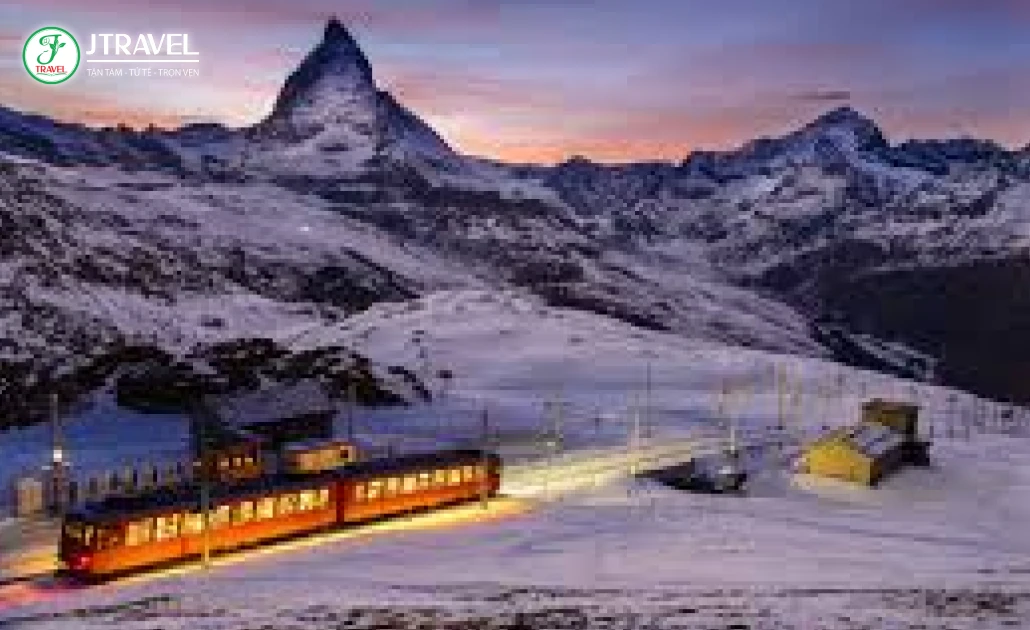 Zermatt mùa xuân với thị trấn không khói xe