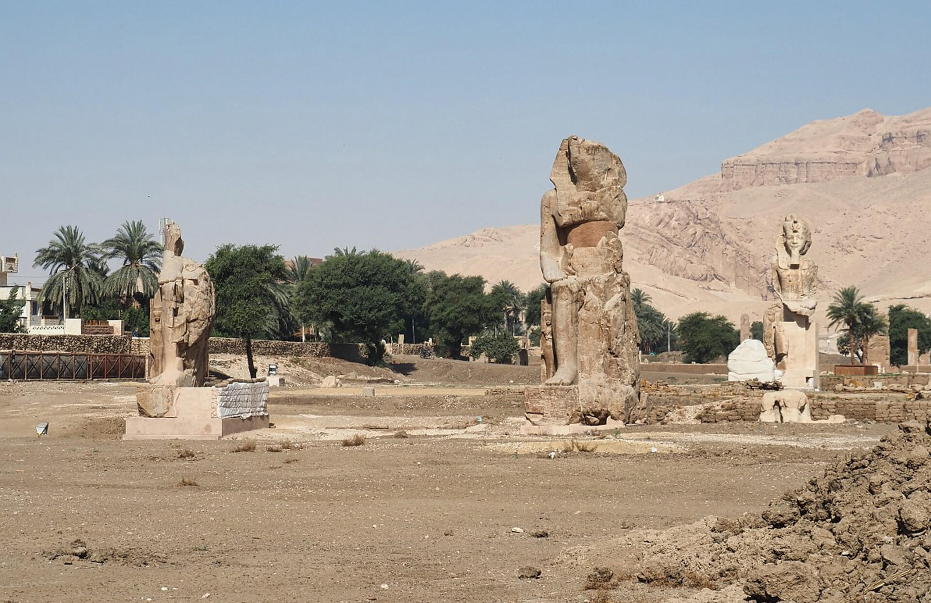 Đền thờ tang lễ của Pharaoh Amenhotep III