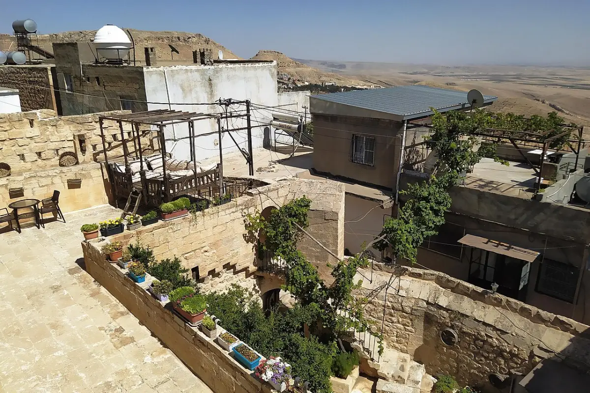 Phố cổ Mardin với những ngôi nhà đá màu mật ong Phố cổ Mardin với những ngôi nhà đá màu mật ong