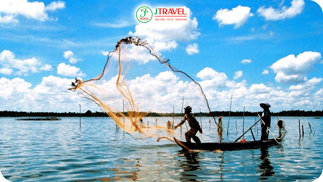 Mùa nước nổi thường bắt đầu khoảng từ tháng 8 và kéo dài đến tháng 11