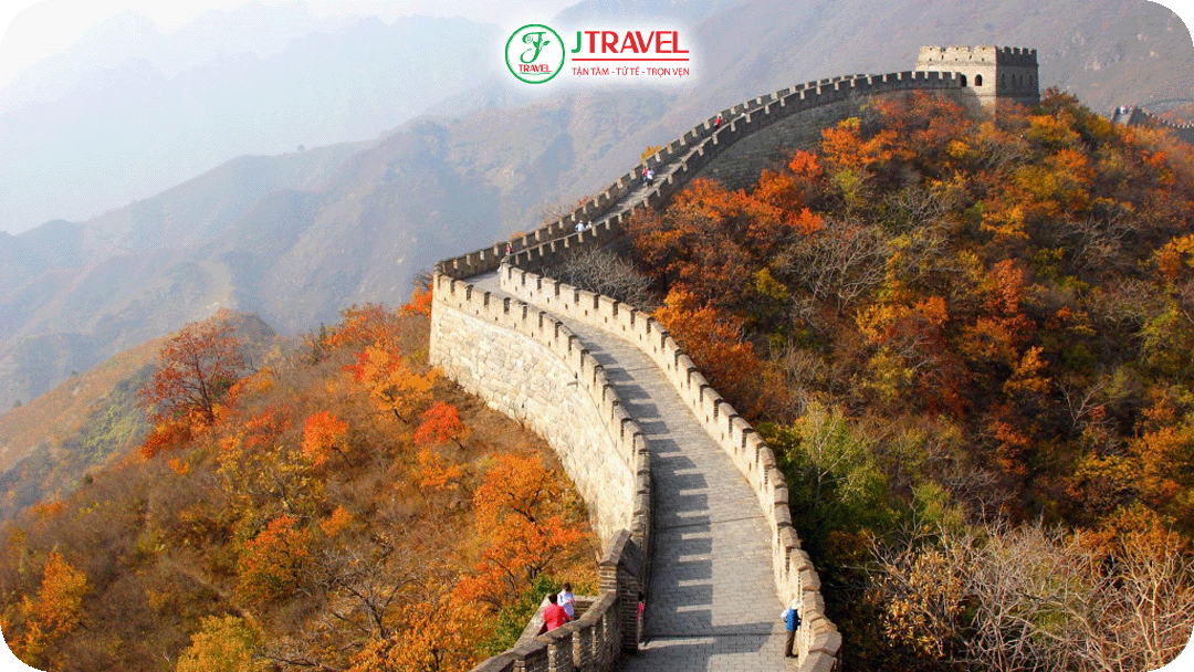 Vạn Lý Trường Thành vào mùa thu mang vẻ đẹp hùng vĩ xen lẫn trữ tình