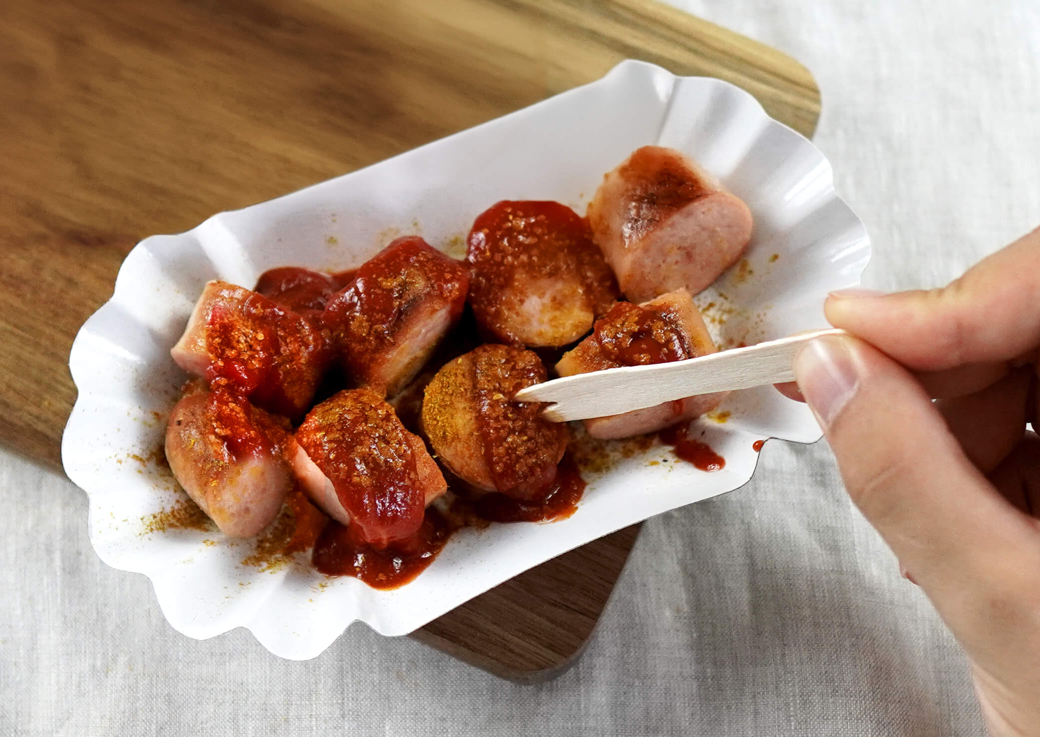 Currywurst, món xúc xích cay (ảnh internet)'