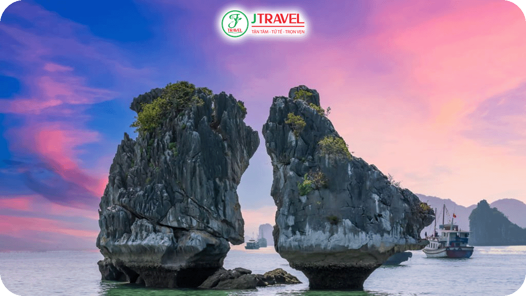 Hòn Gà Chọi – Biểu tượng thu hút khách du lịch của Vịnh Hạ Long