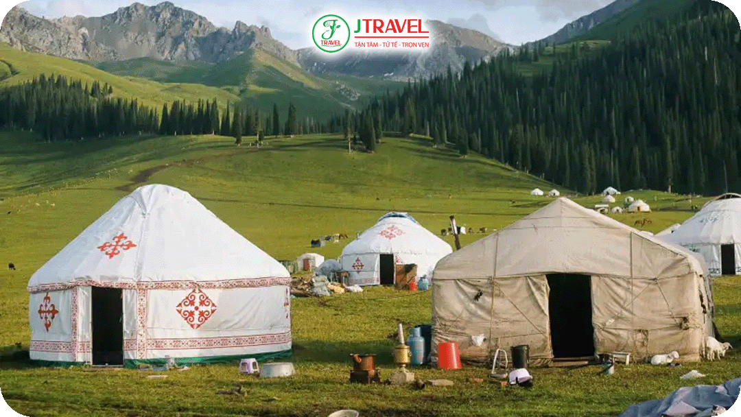 Lều Yurt giữa thung lũng sương mù cổ tích Hemu