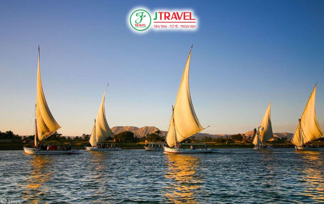 Đi Felucca tại Luxor