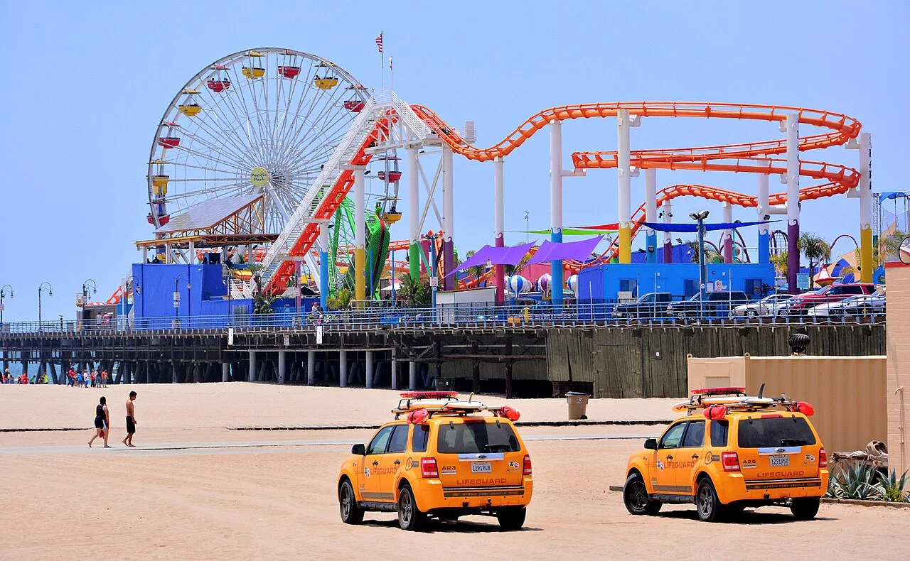Bãi biển Santa Monica mùa hè, điểm đến khi du lịch Mỹ mùa hè