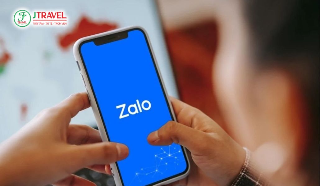 Mở ứng dụng zalo trên điện thoại