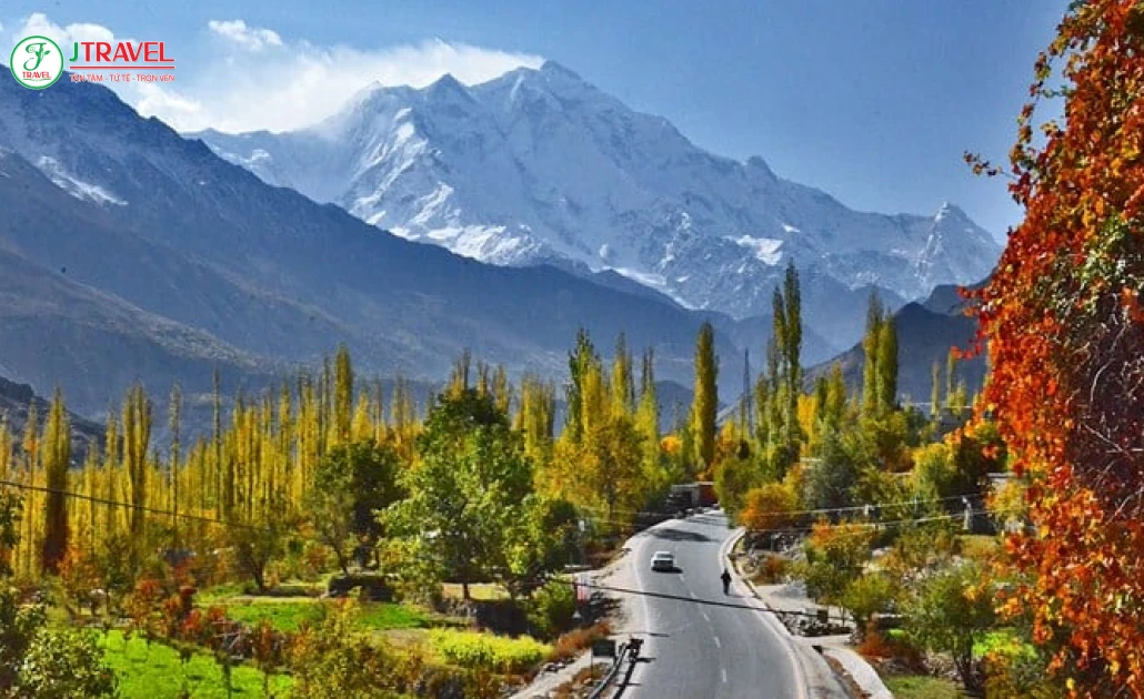 Cảnh quan mùa thu Hunza làm nổi bật vẻ đẹp sông băng Hopper