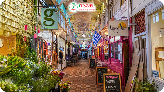 Covered Market – Hơi Thở Của Oxford Qua Từng Gian Hàng