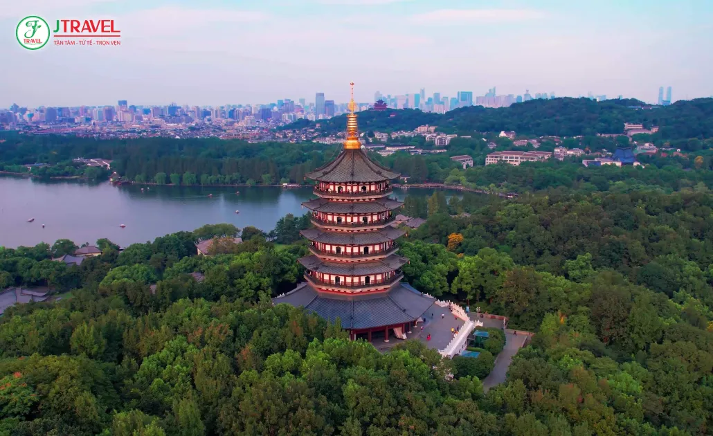 Chùa Linh Ẩn Hàng Châu linh thiêng giữa núi Phi Lai