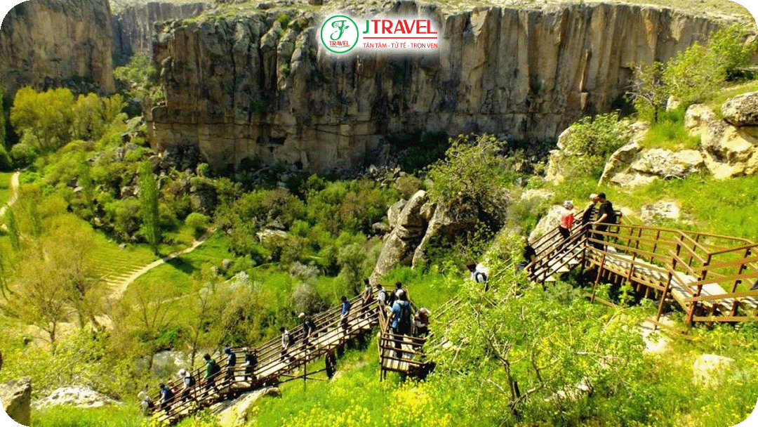 Trải nghiệm cảm giác đi bộ qua thung lũng Ihlara