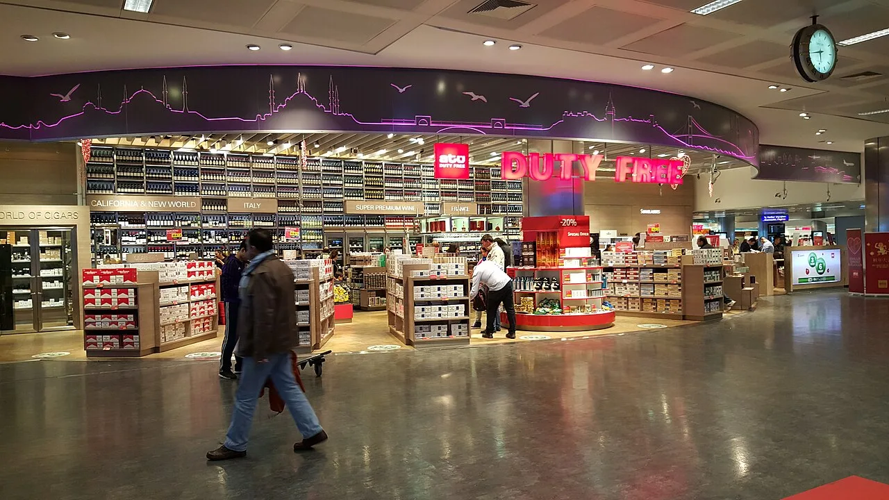 Khu mua sắm tại sân bay Istanbul