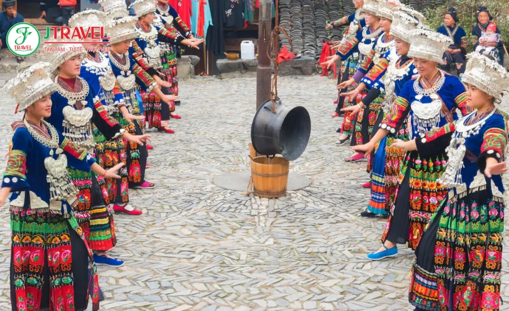 Lễ hội cơm chị em của người Miêu tại Quý Châu