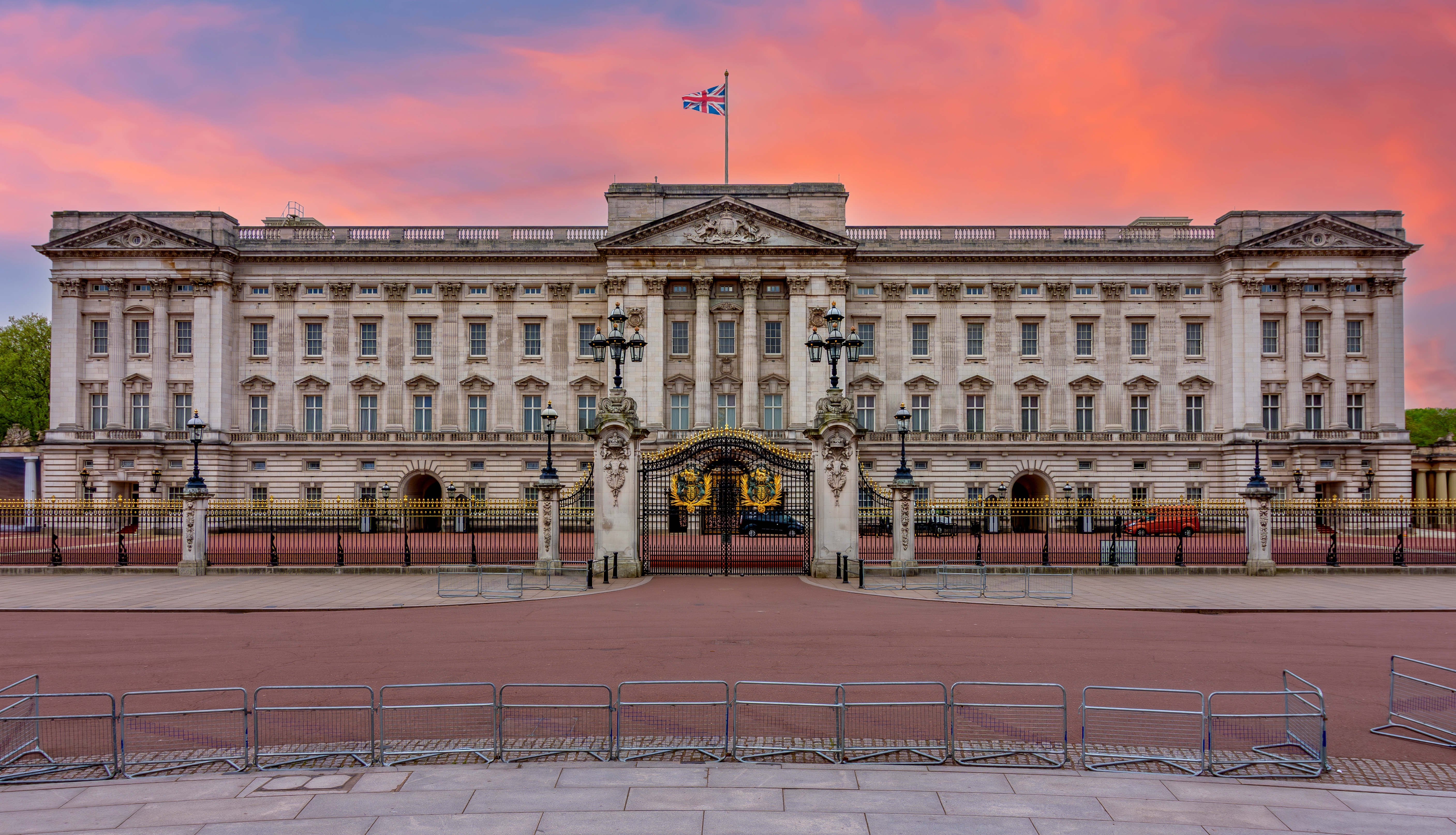 Cung điện buckingham lộng lẫy dưới ánh hoàng hôn