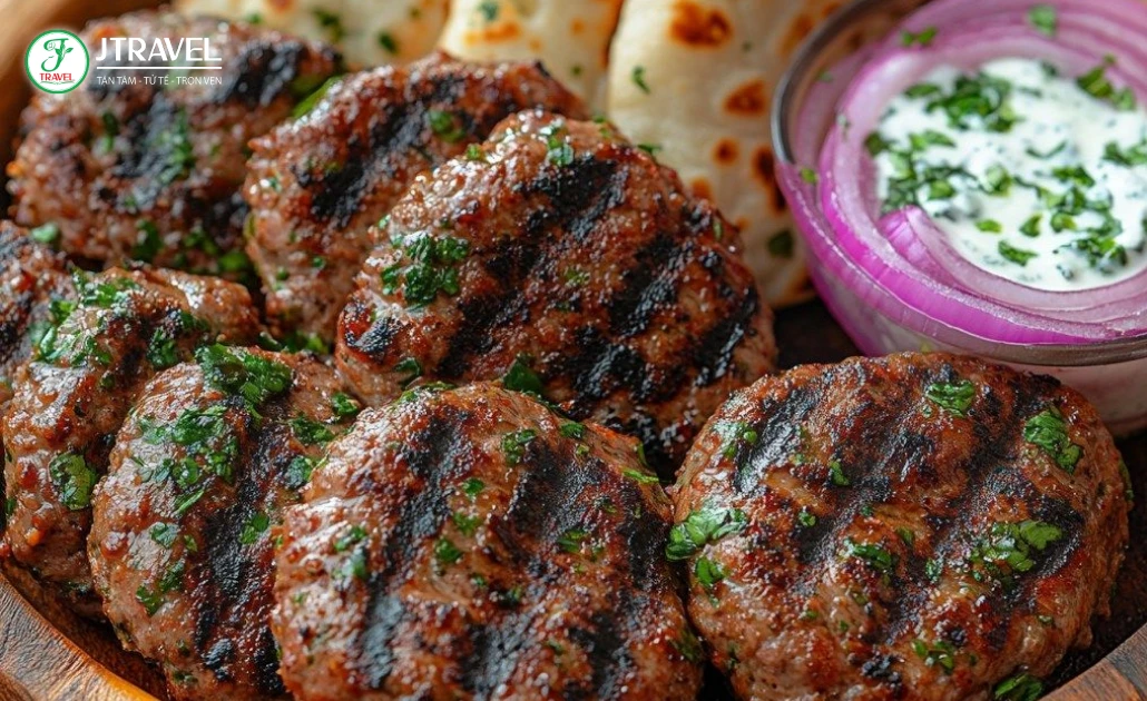 Chapli Kebab đặc sản của Pakistan