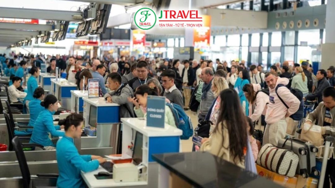 Lượng khách tăng đột biến dịp lễ