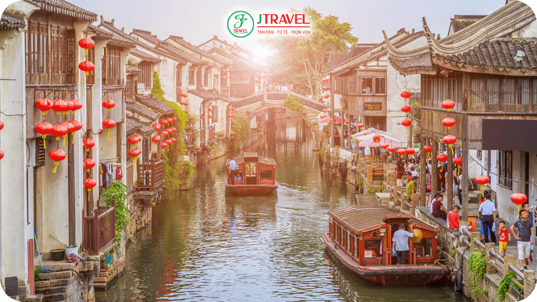 Tây Ô Trấn phát triển nhưng vẫn giữ nét cổ kính