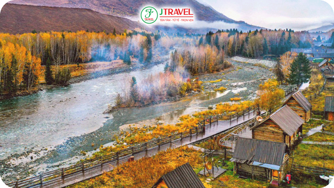 Những cánh rừng quanh làng Hemu chuyển mình