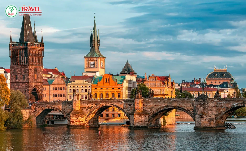 Milan rực rỡ mùa xuân