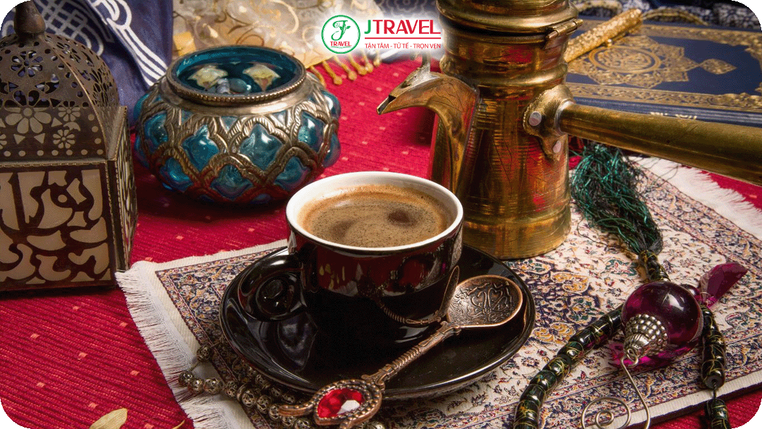 Cà phê Jordan thường được pha cùng bạch đậu khấu