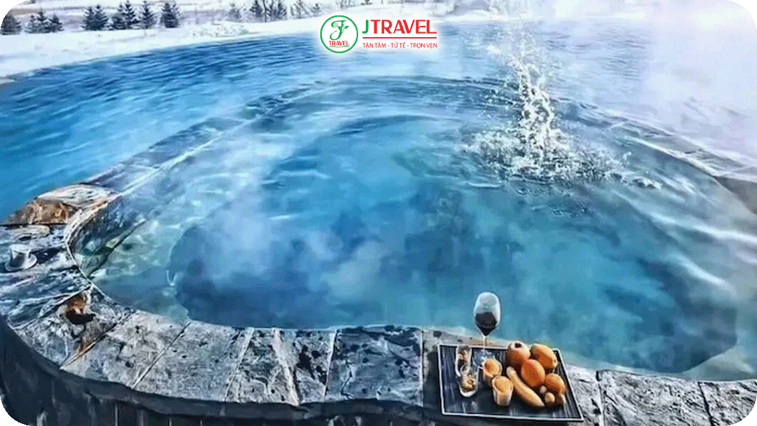 Núi Trường Bạch còn nổi tiếng với nhiều suối nước nóng tự nhiên