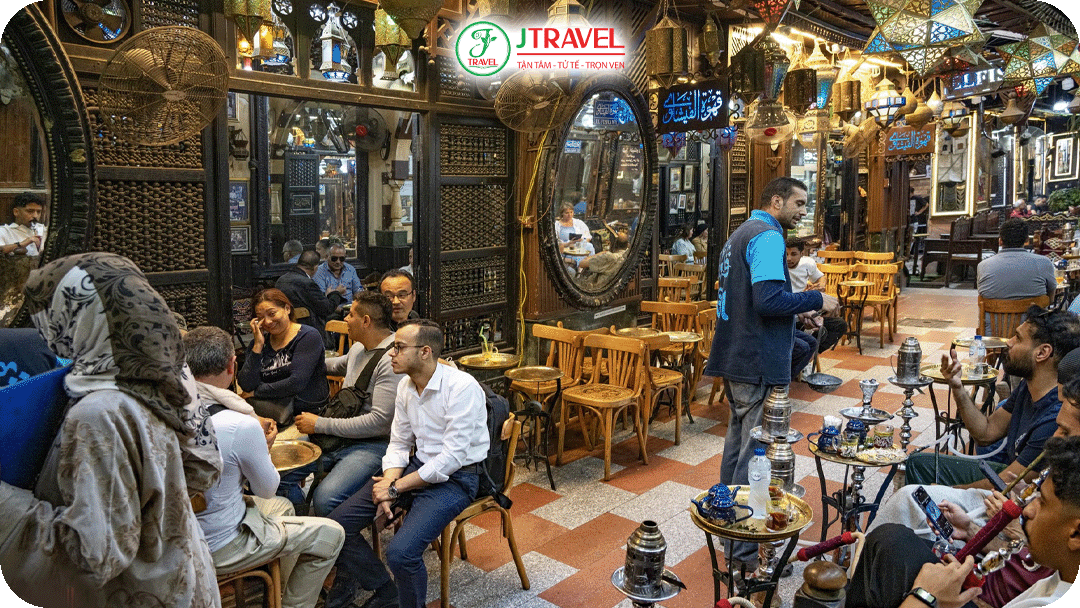 Quán cà phê El Fishawi – nhịp sống chậm giữa khu chợ cổ