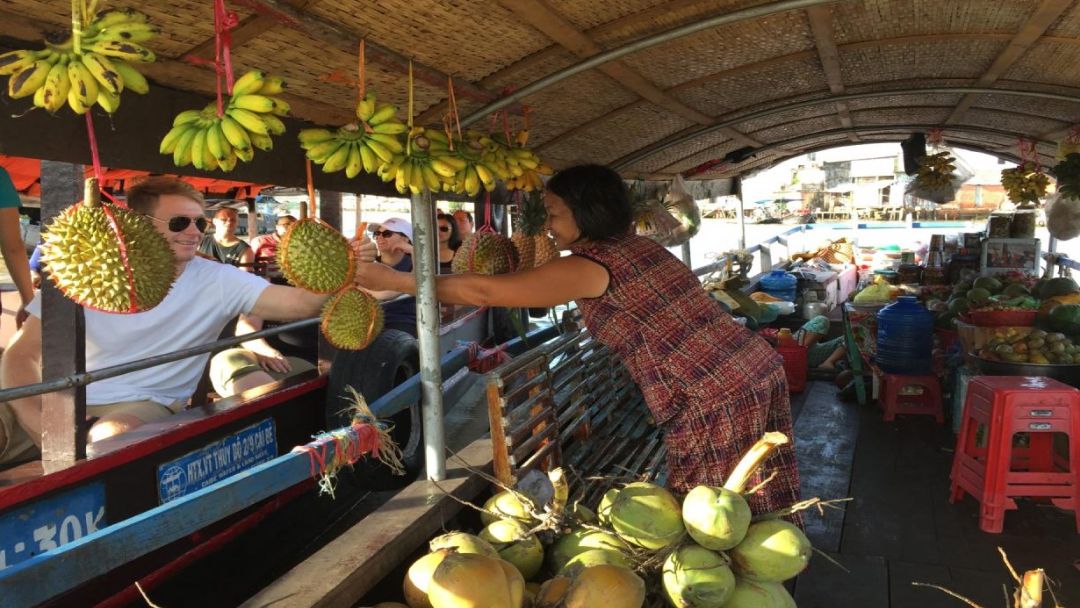 Chợ Nổi Cái Bè – Tiền Giang Nguồn: Sưu tầm