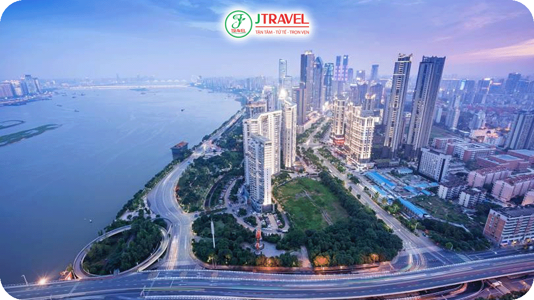 Vũ Hán là thủ phủ của tỉnh Hồ Bắc với dân số hơn 11 triệu người