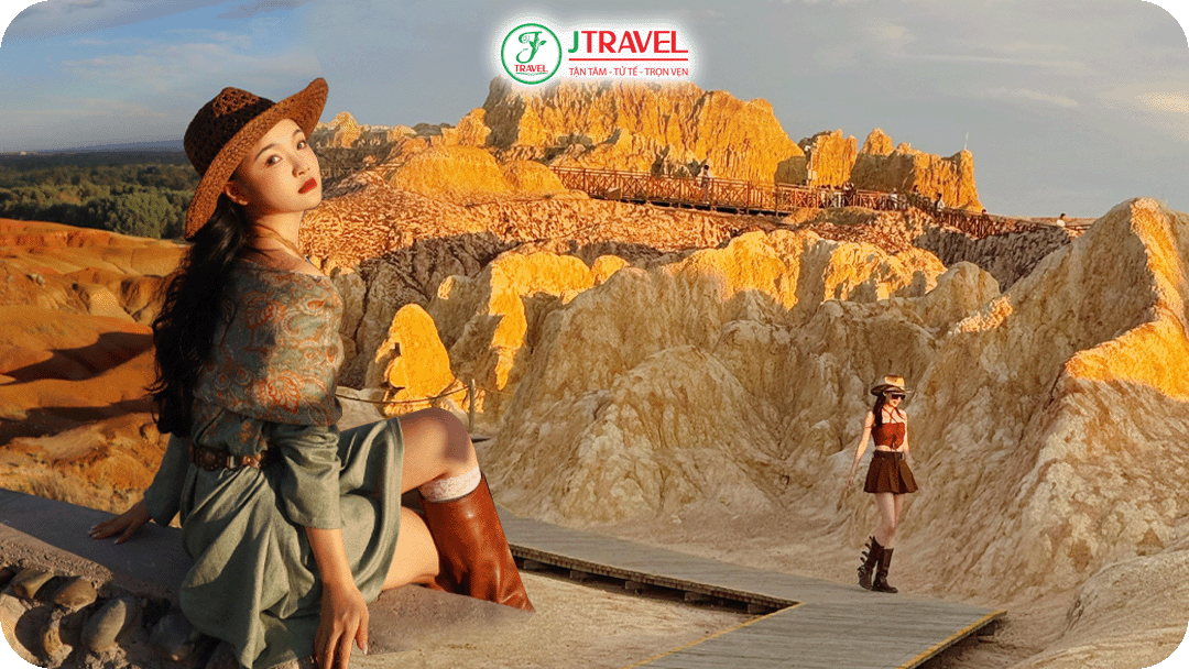 Thời điểm đẹp nhất để chụp ảnh Vịnh Ngũ Sắc là chiều muộn