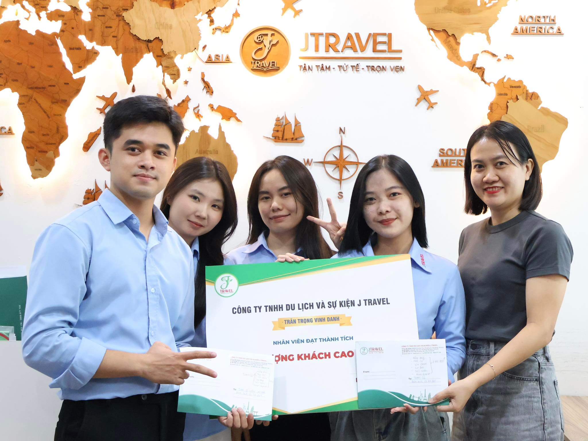 J Travel Vinh Danh nhân viên xuất sắc theo tháng