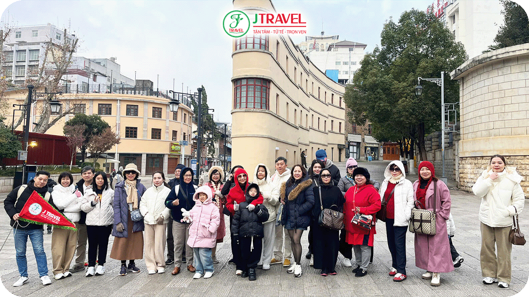 Đoàn du khách J Travel tham quan Côn Minh - Đại Lý