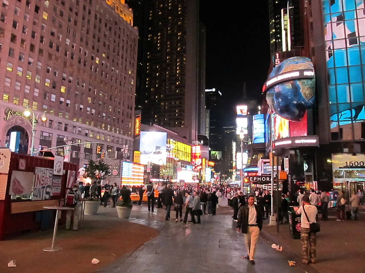 Giao thừa Times Square New York với màn thả quả cầu