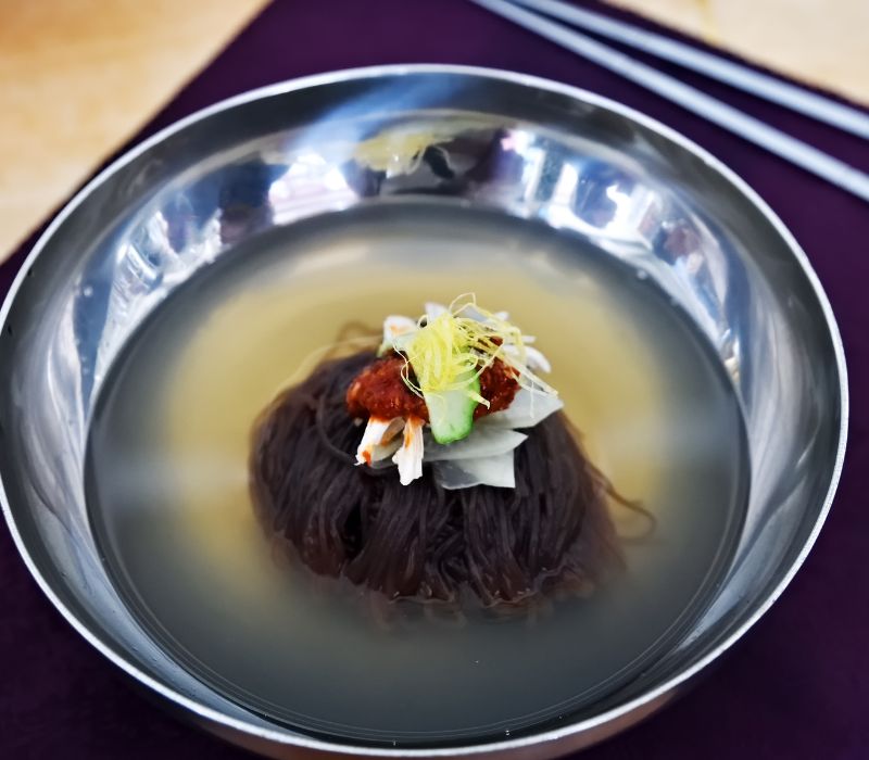 Mì lạnh Naengmyeon (ảnh internet)