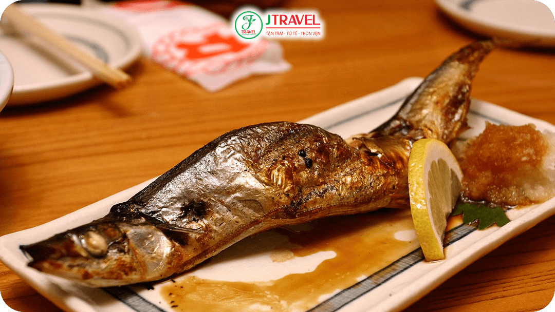 Cá thu sanma nướng