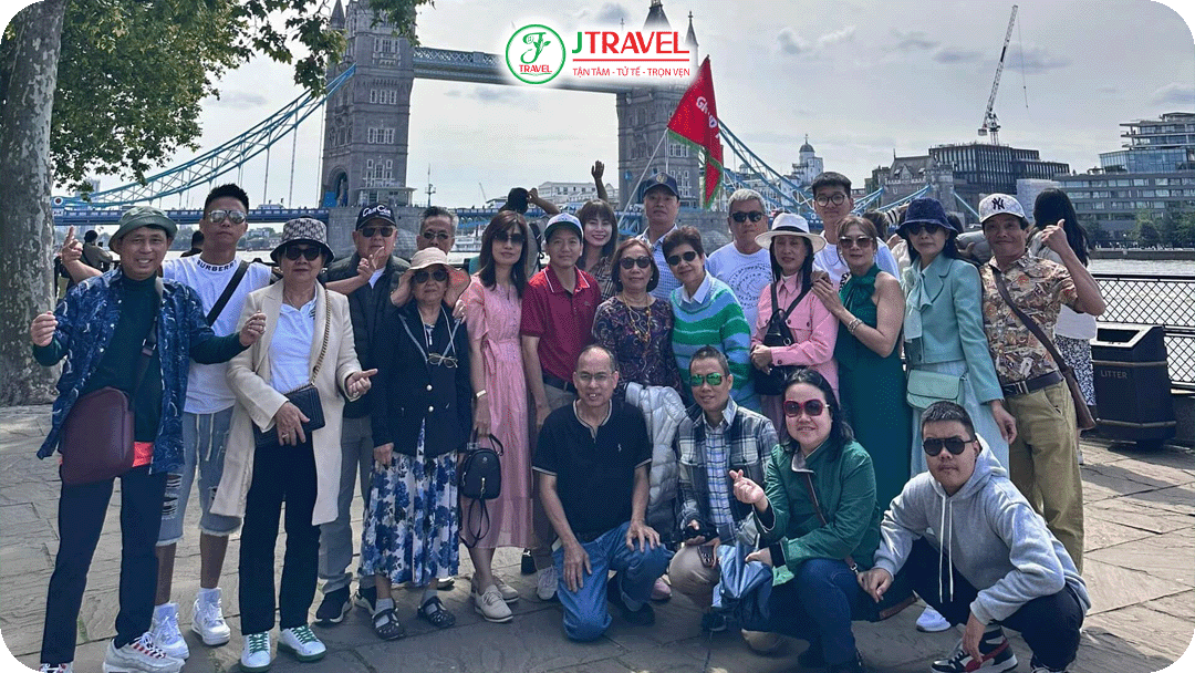 Đoàn du khách của J Travel tham quan LonDon