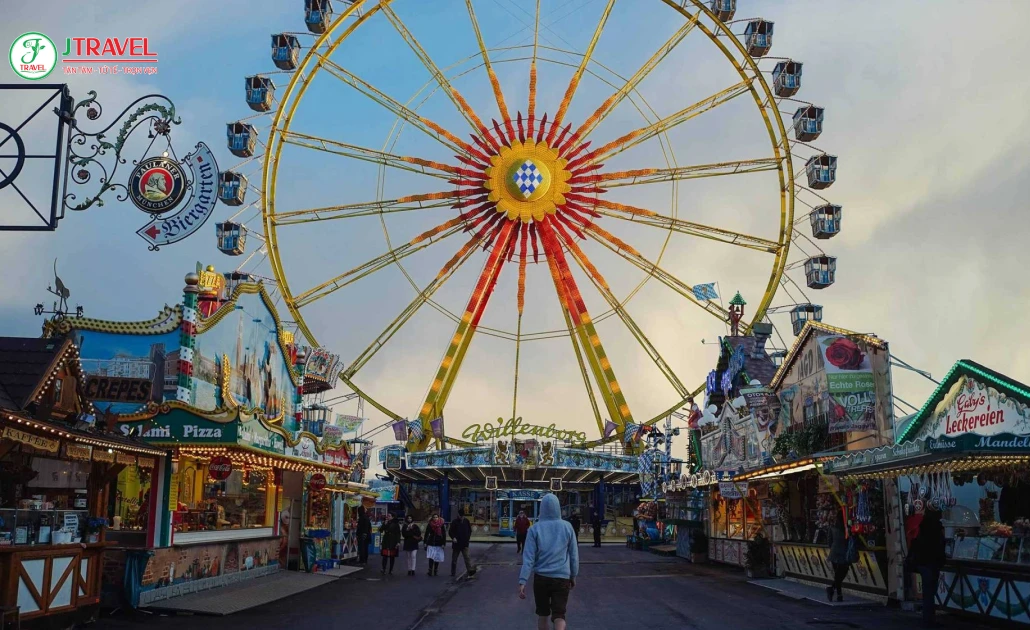 Lễ hội bia mùa xuân tại Munich