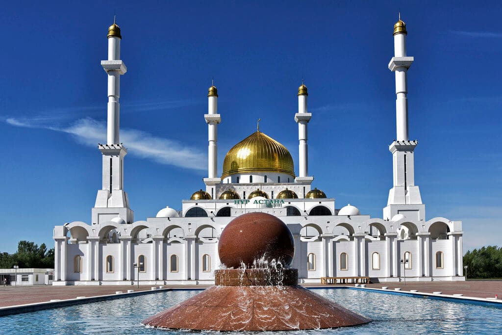 Nur Astana là nhà thờ hồi giáo lớn nhất tại Astana
