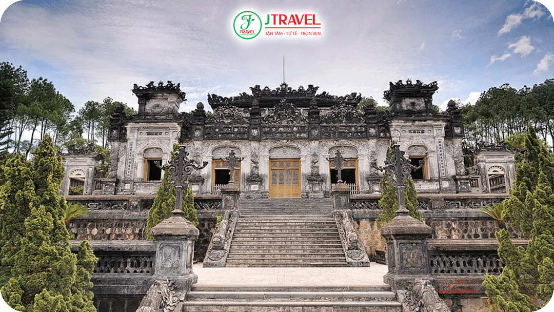 Lăng Vua Khải Định - Đỉnh cao nghệ thuật tạo hình