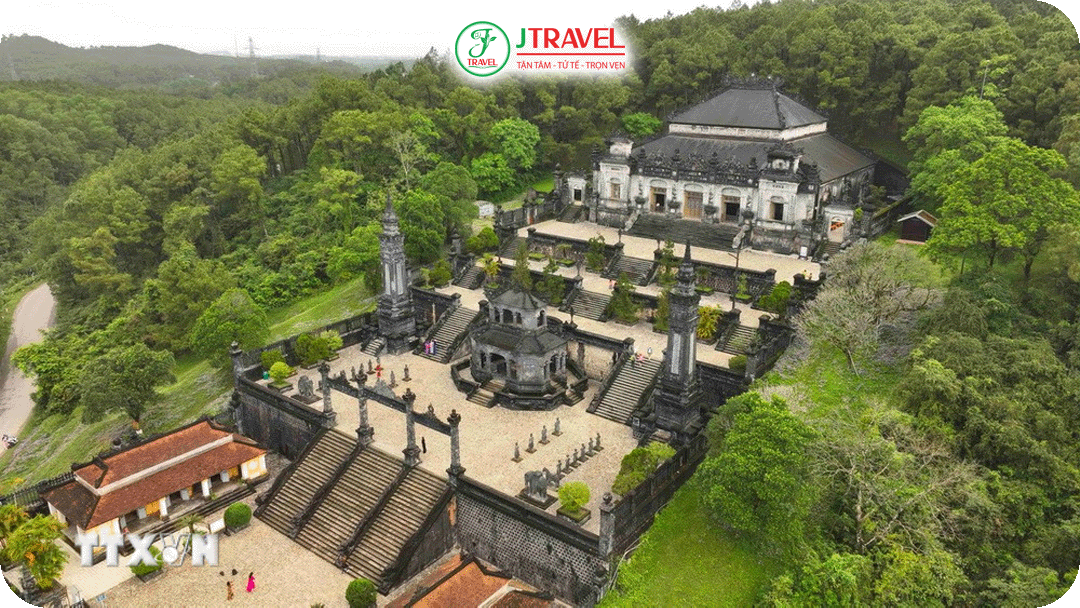 Lăng Khải Định Huế – Lăng tẩm đẹp nổi tiếng