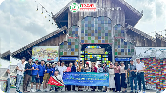 Du khách JTRAVEL cùng với Tour Thái Lan truyền thống