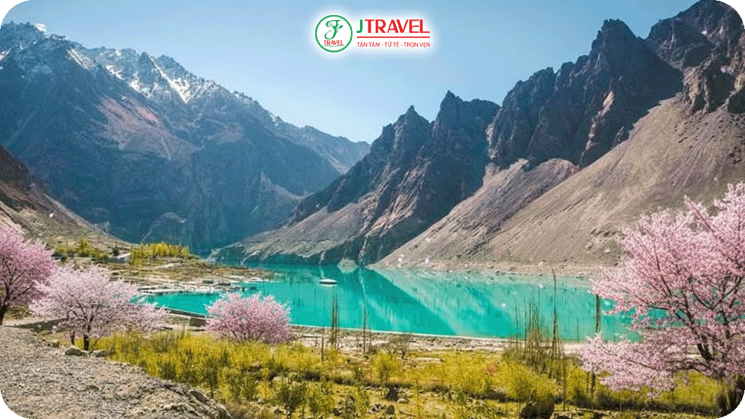 Gilgit bước vào mùa xuân với sắc xanh non của cây cối